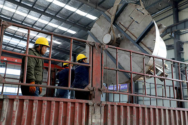 蒸發(fā)設(shè)備配件裝車 蒸發(fā)設(shè)備配件裝車