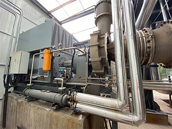 內(nèi)蒙三效蒸發(fā)器安裝現(xiàn)場(chǎng)