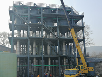 山東四效蒸發(fā)器項(xiàng)目安裝現(xiàn)場(chǎng)